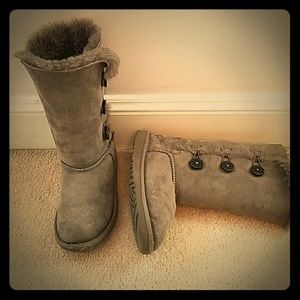 Girl's UGGs